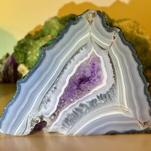 Statement piece (!!!) ~2 lbs!! agate geode specimen with deep druzy